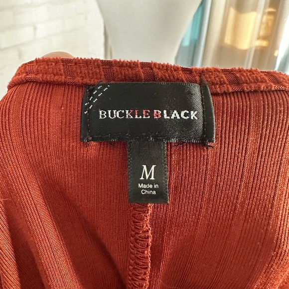 BuckleBlack Burnt Orange Balloon Sleeve Ribbed Knit Blouse - Picture 6 of 7